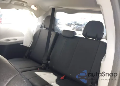 2017 Toyota Sienna Se 8 Passenger z USA, uszkodzony, nr VIN 5TDXZ3DC7HS793784